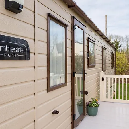Cottontail Lodge - Hot Tub - Pet Friendly South Cerney Exterior photo