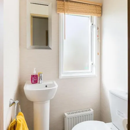 Cottontail Lodge - Hot Tub - Pet Friendly South Cerney Exterior photo