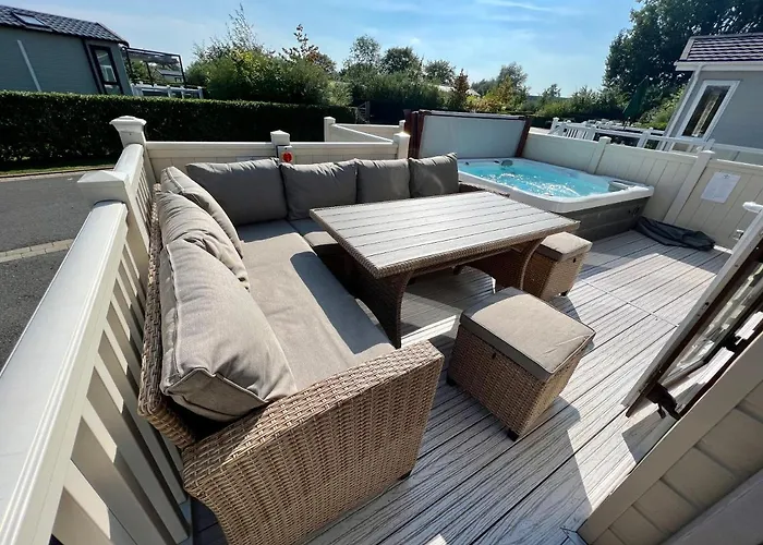 Cottontail Lodge - Hot Tub - Pet Friendly